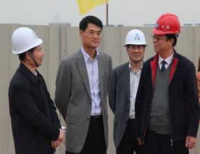 集團公司董事長金寧運，副總經(jīng)理侯立林，公司董事長劉漢橋陪同自治區(qū)人大環(huán)資委副主任委員宋繼東在吳圩機場新航站樓項目視察工作。
